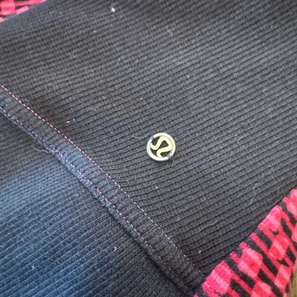 Lululemon Women Radiant Deep Dive Berry Rumble Black Running Jacket Size 10 - Picture 4 of 5